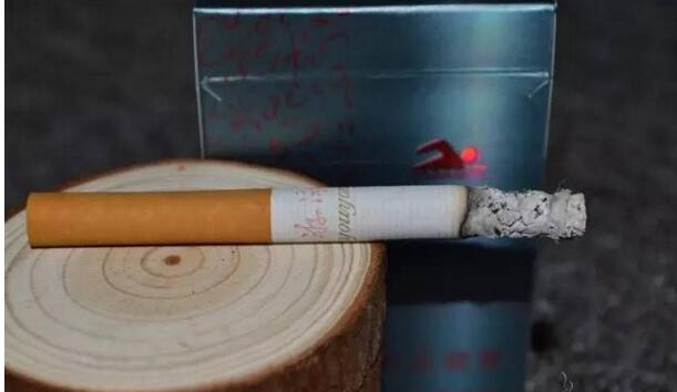 黃鶴樓游泳回歸，爺爺輩最喜愛的香煙品牌