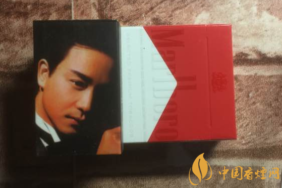 張國(guó)榮喜歡抽什么煙 張國(guó)榮最喜歡抽的煙(白色萬寶路)