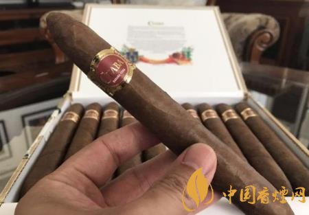 庫阿巴杰出雪茄圖片及口感品析 適合老茄客的一款雪茄！